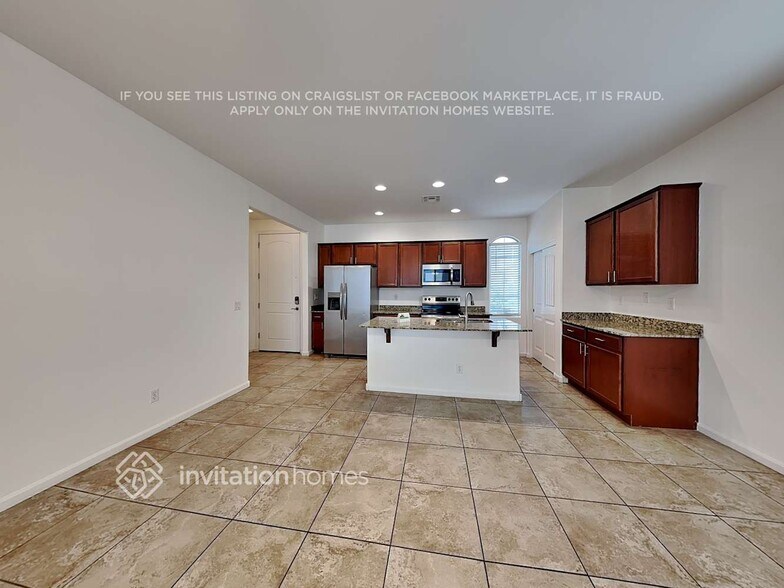 Building Photo - 1373 S Ponderosa Dr