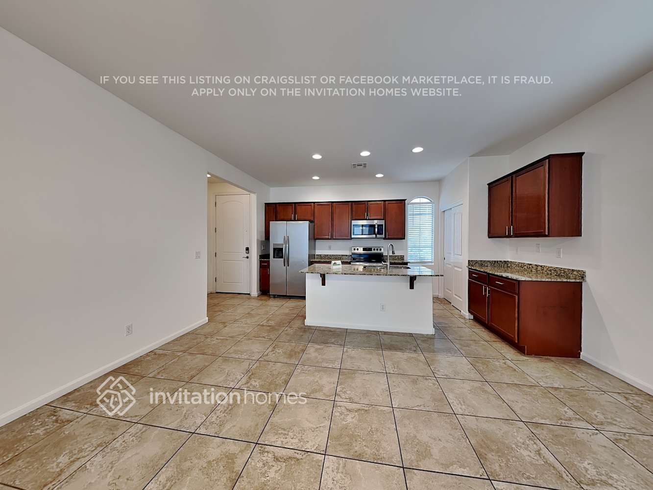 Building Photo - 1373 S Ponderosa Dr