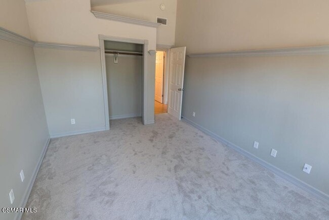 Building Photo - 1410 Calle Violeta