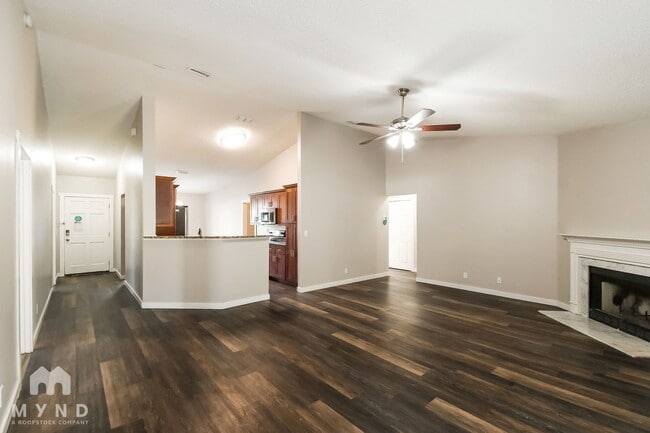 Building Photo - 100 Autumn Springs Ct W