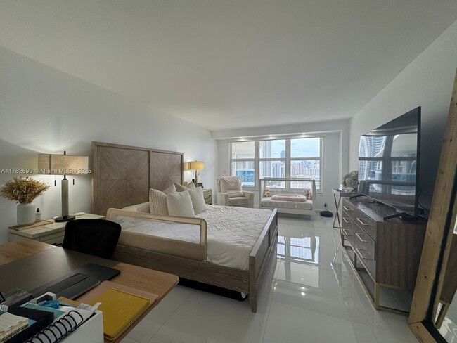 Building Photo - 3800 S Ocean Dr