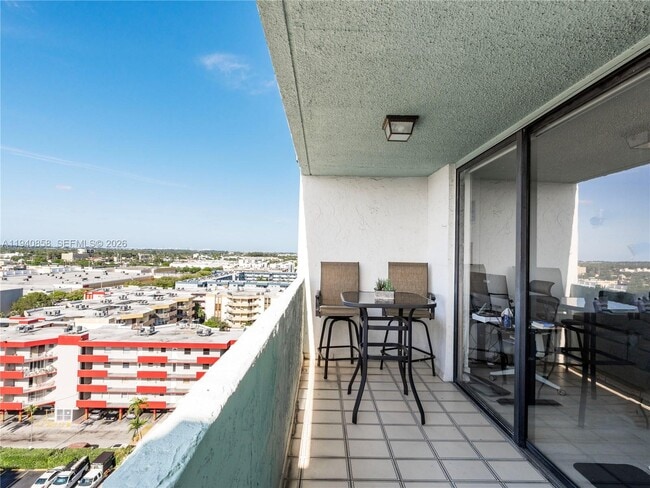 Building Photo - 1825 W 44th Pl