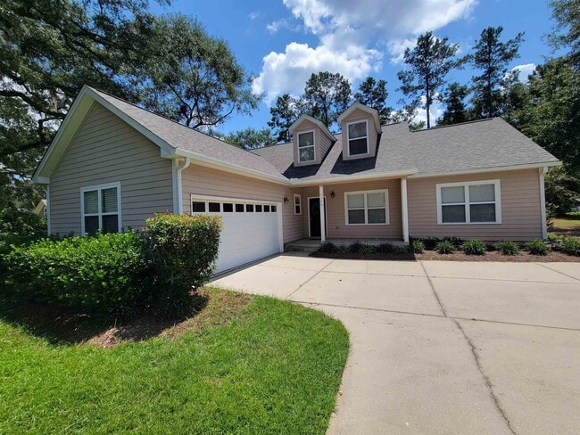 Building Photo - 1120 Archangel Way