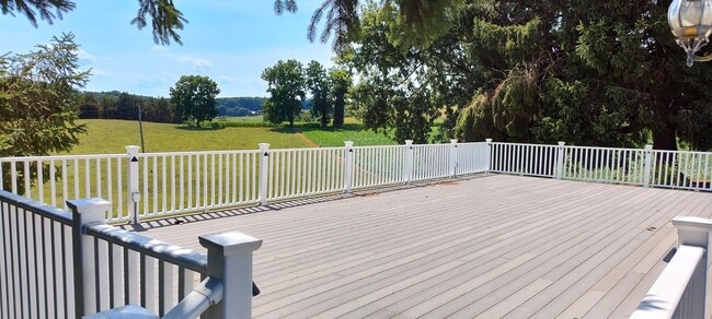 Building Photo - JARRETTSVILLE SINGLE FAMILY HOME ON WORKING FARM