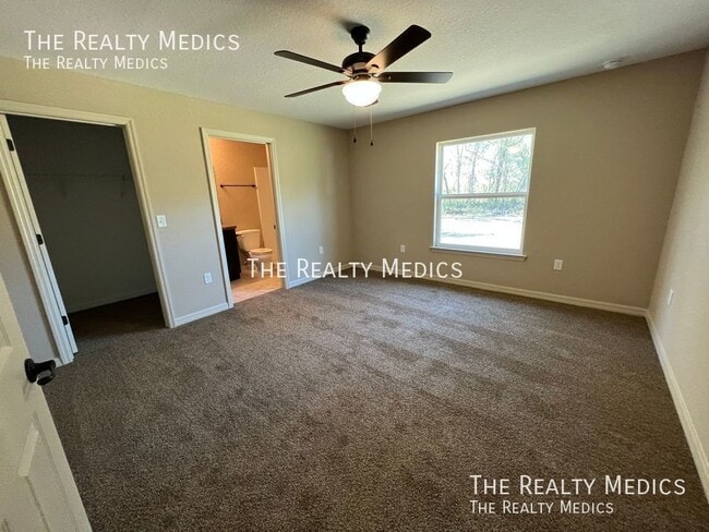 Building Photo - 13882 SW 79th Ave