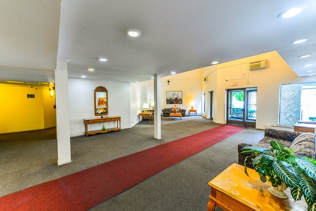 Building Photo - 1475 Rebecca Dr