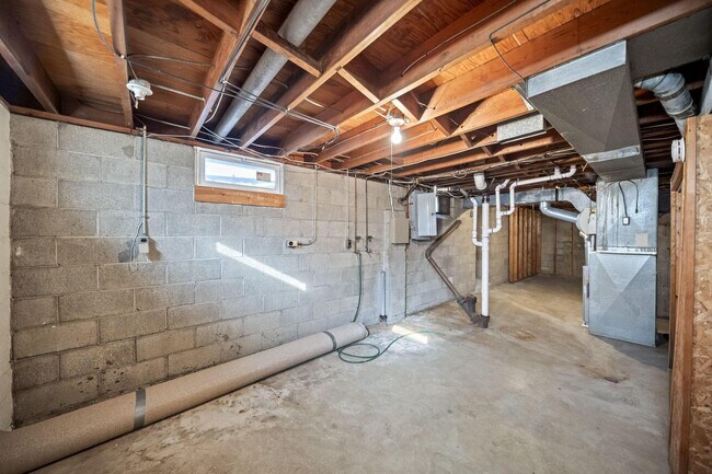 Building Photo - 1565 Garywood Ave