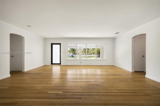 Building Photo - 7840 SW 71st Ave