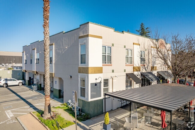 Building Photo - The Skeels Apartments