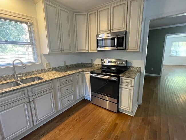 Building Photo - 3320 Central Ave