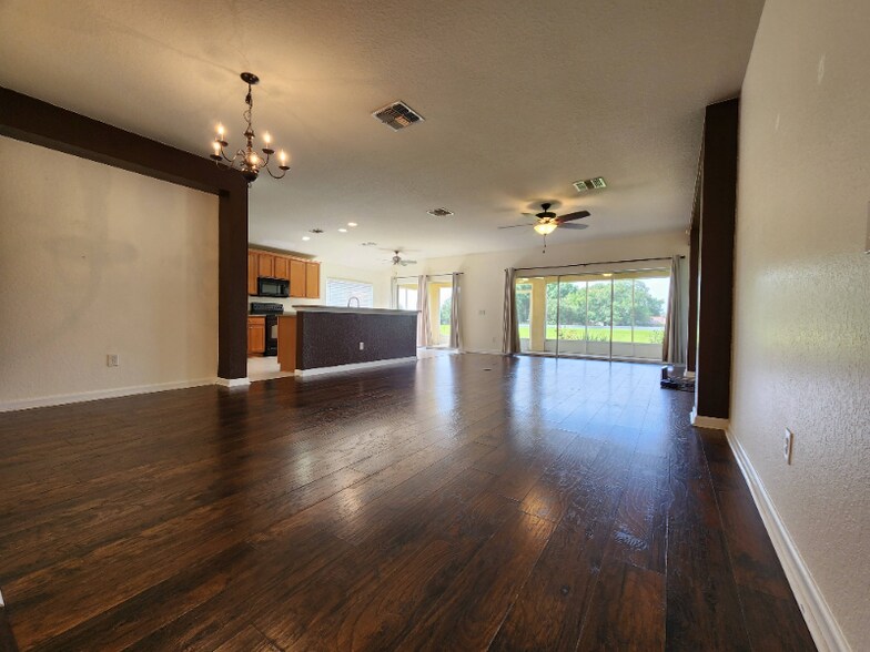 Building Photo - 5768 SW 40th Pl