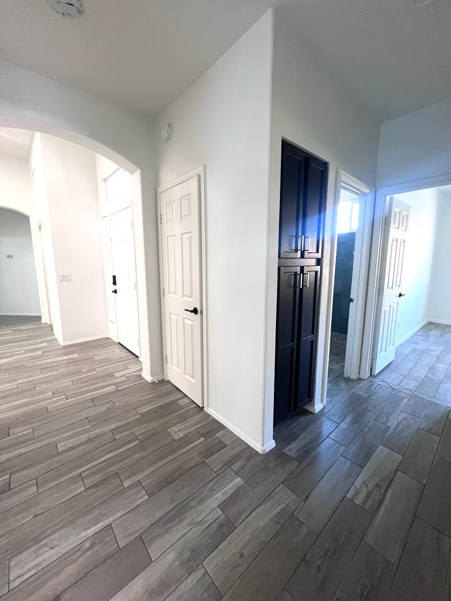 Hallway - 1501 E Princeton Ave