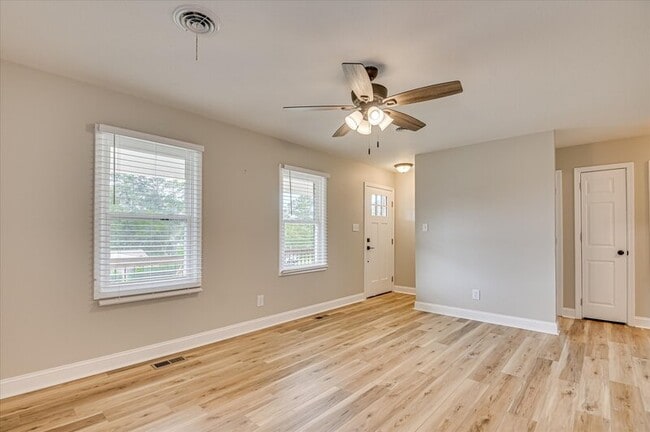 Building Photo - 304 Coral Way