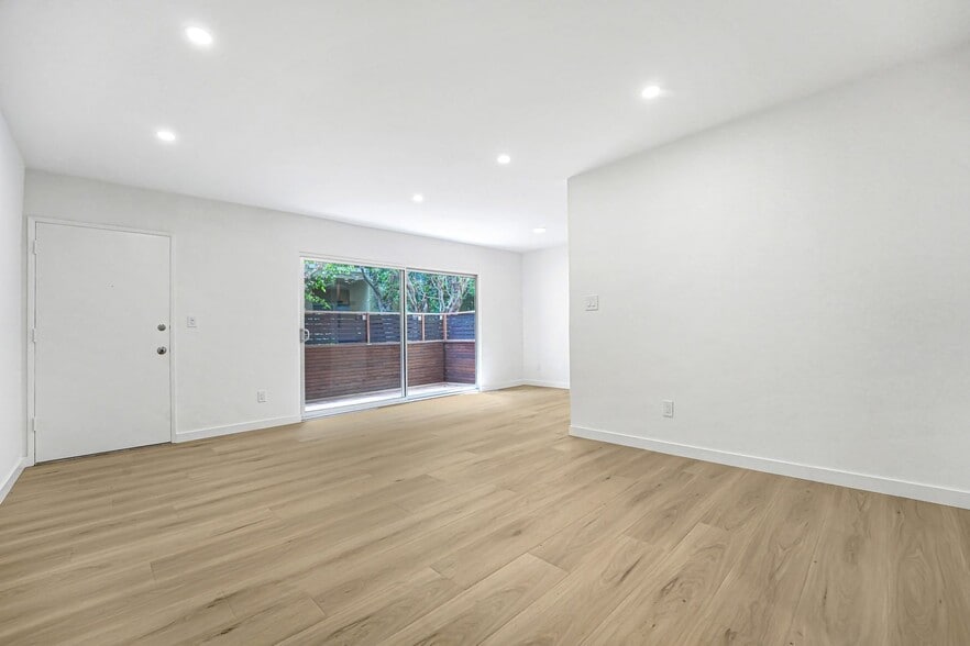 Building Photo - 1241 9th St