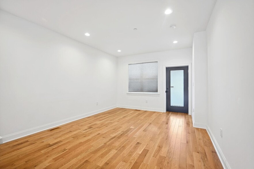 Building Photo - 1315 Trinidad Ave NE