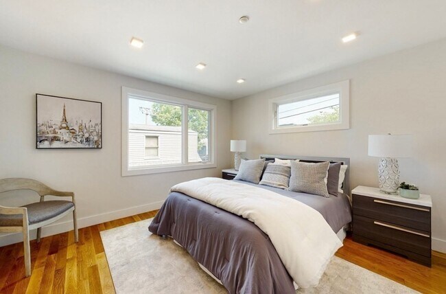 Building Photo - GORGEOUS 3 BED 3.5 BATH IN CAMBRIDGE!!!!!!!!!