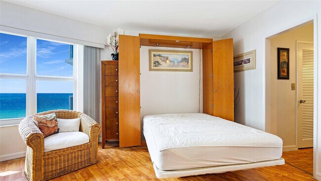 Building Photo - 3700 Galt Ocean Dr