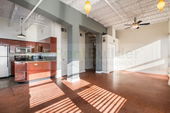 Building Photo - LOWER PRICE!  CATS ALLOWED!!