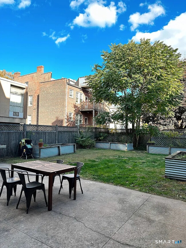 Building Photo - 99 Olive St