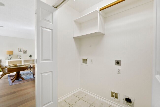 Building Photo - 22015 Bronze Leaf Dr