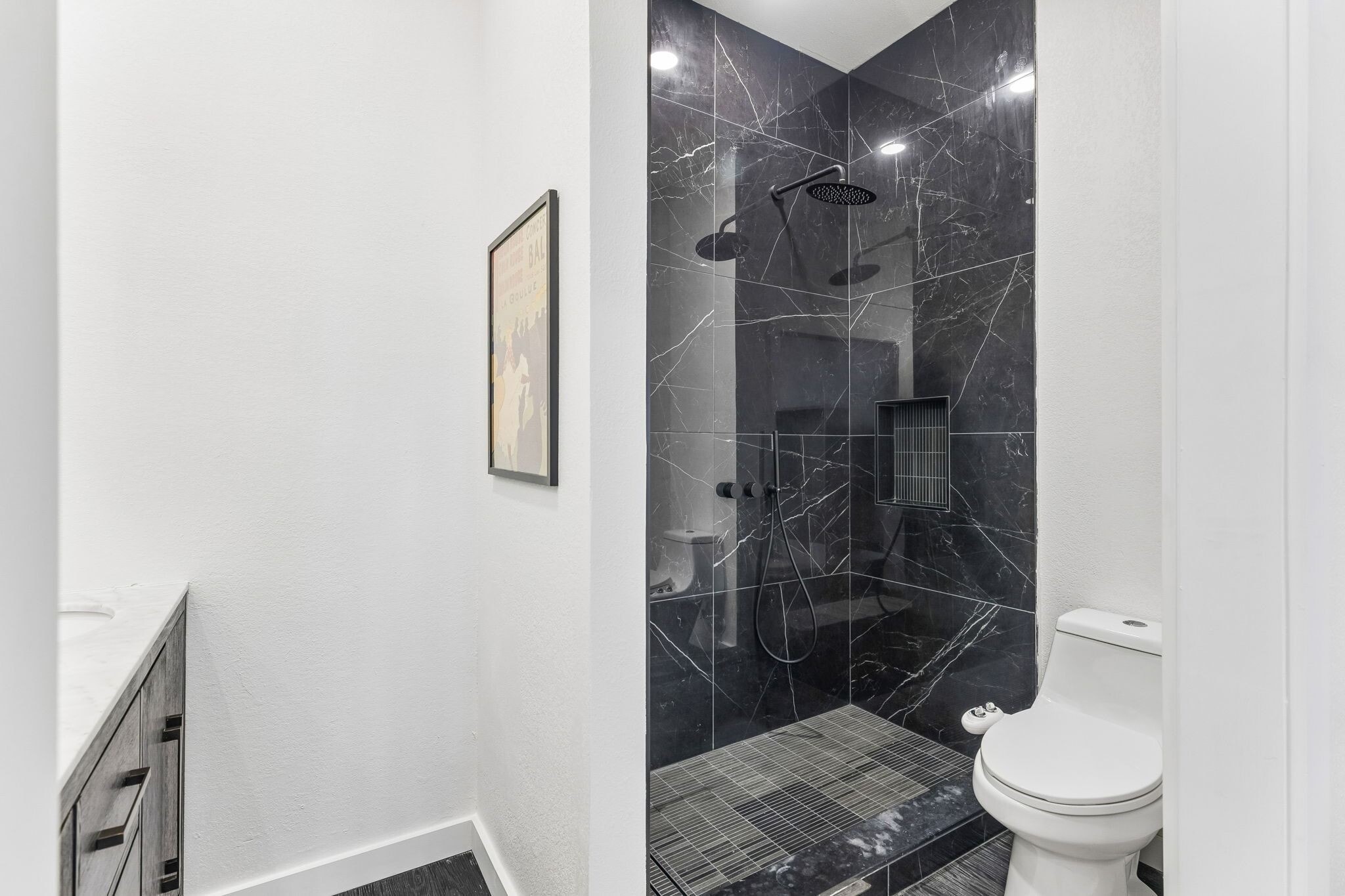 Master Bathroom - 1404 Norwalk Ln