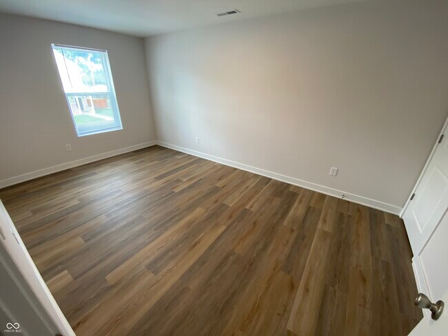 Building Photo - 2137 Bellefontaine St