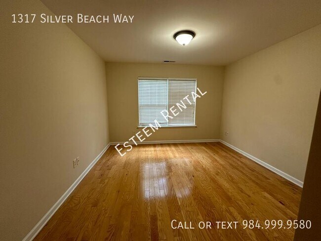 Building Photo - 1317 Silver Beach Way