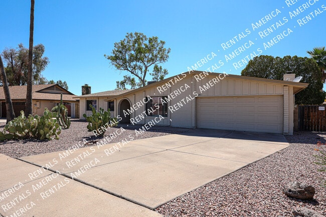 Building Photo - 2636 S Reyes