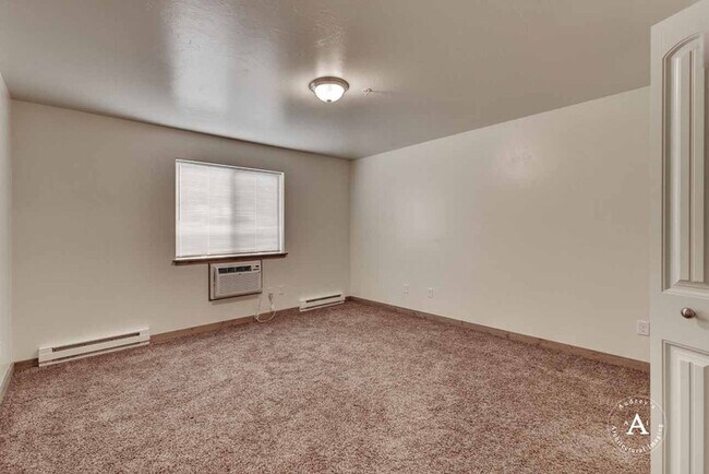 Building Photo - 2054 Gold Ave