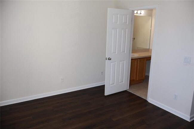 Building Photo - 4476 SW 49th Ave