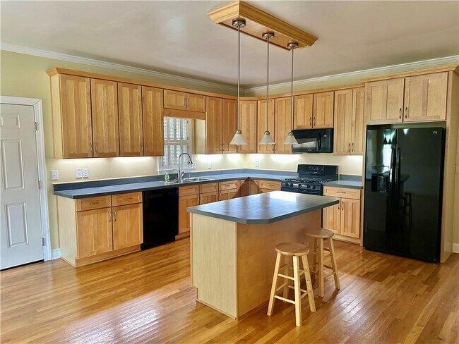 Building Photo - 1594 Hardin Ave