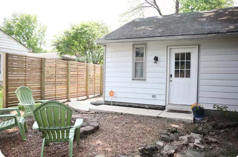 Building Photo - 5920 Rosslyn Ave