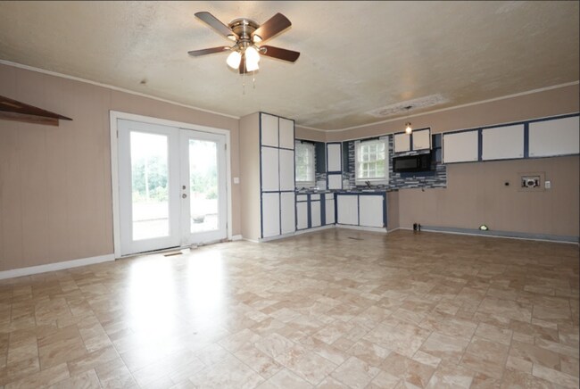 Building Photo - A charming house in Jewitt!