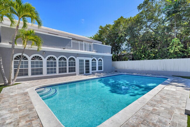 Building Photo - 3517 N Flagler Dr