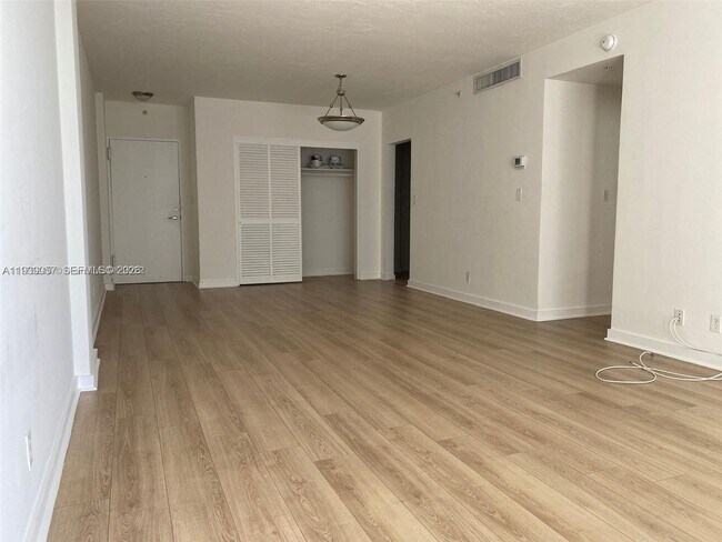 Building Photo - 3001 S Ocean Dr