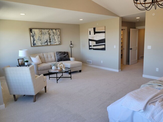 Building Photo - Executive Luxury Rentals