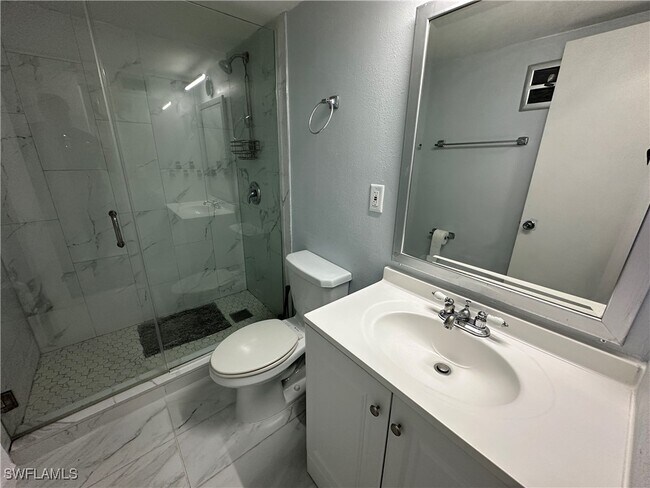 Building Photo - 1376 Archer St