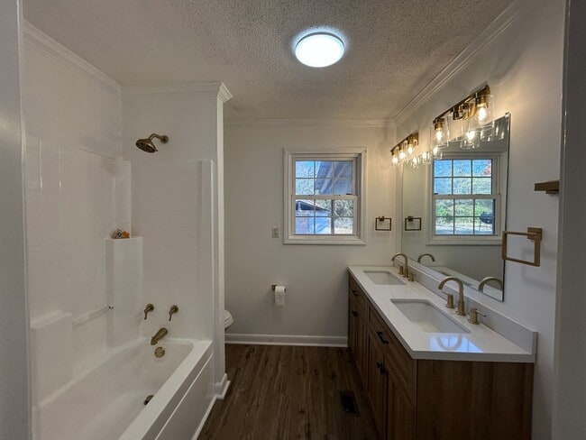 Building Photo - 59 Cricket Ln