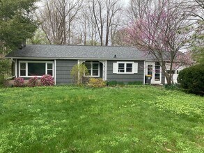 Building Photo - 3 bedroom, 1 bath House: Available August ...