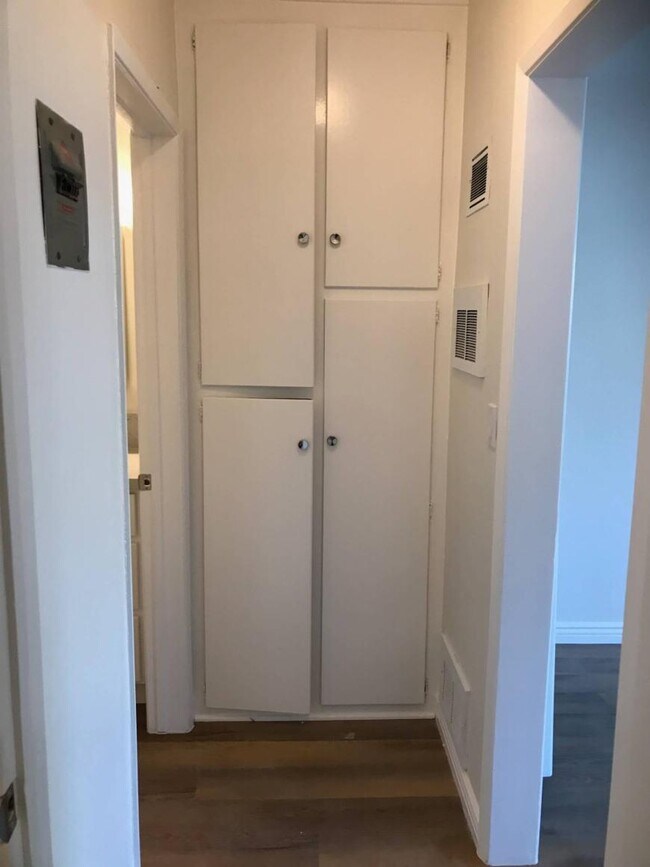 Building Photo - 1.0 bedroom in Pasadena California 91106