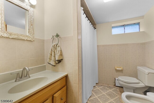 Building Photo - 202 Mt Horeb Rd