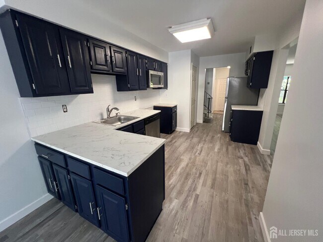 Building Photo - 127 Aspen Dr