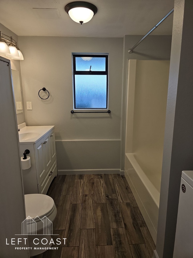 Building Photo - 2322 NW Inlet Ave