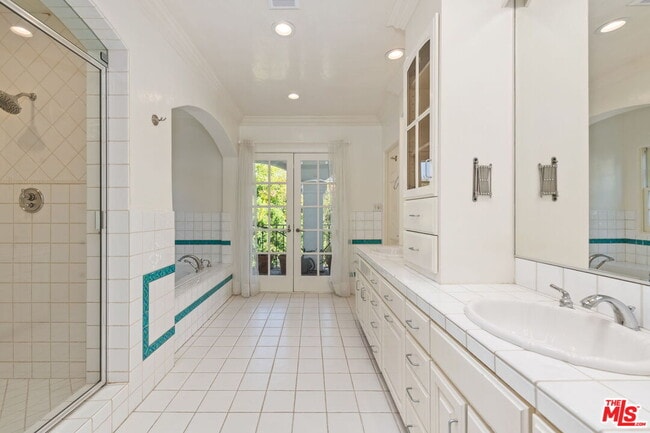 Building Photo - 139 S Anita Ave