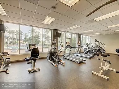 gym - 19390 Collins Ave