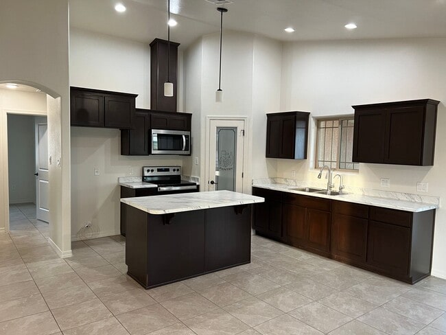 Building Photo - Brand New - 3 Bedroom - 2 Car Garage