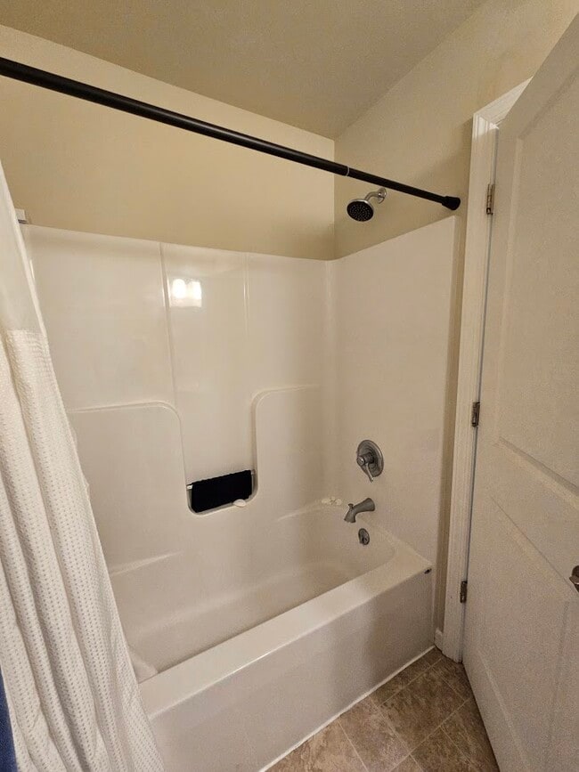 Building Photo - 213 Jonathan Ln