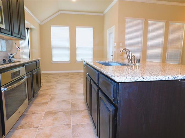 Building Photo - 3921 Roxbury St