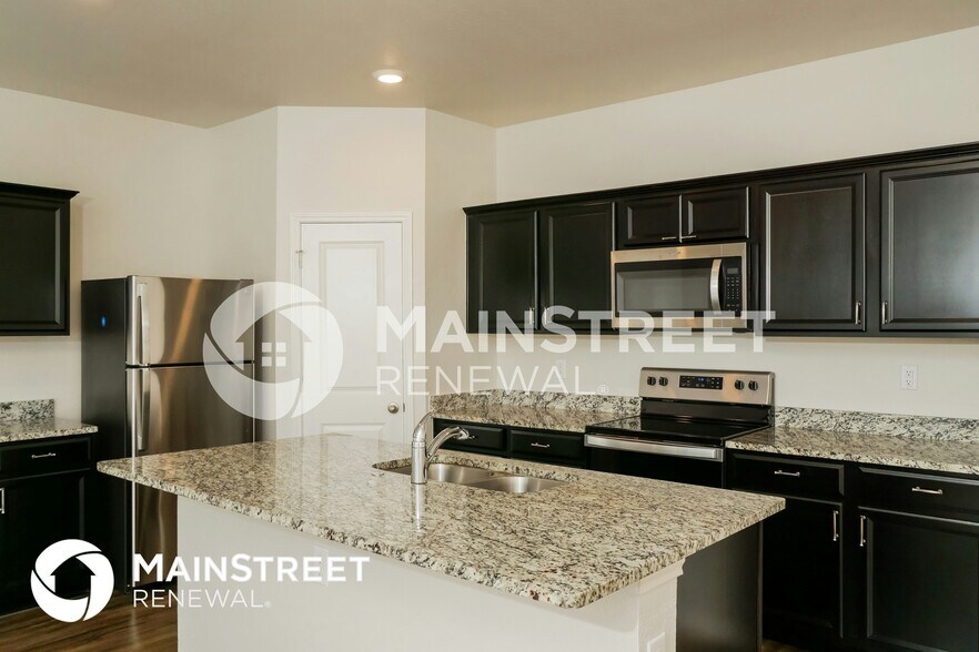 Building Photo - 5450 Malakoff Dr