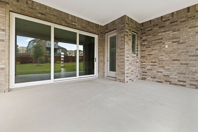 Building Photo - 24734 Resort Pkwy